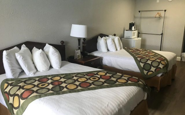 Alamar Resort Inn