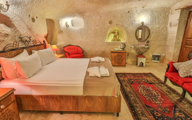 Bedrock Cave Hotel - Adults Only