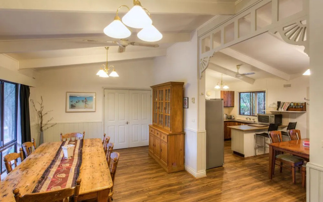 Trawool Shed Cottages – Guest Rooms – Trawool