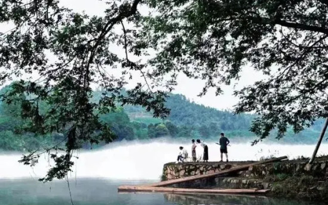 Yichuan Yisu River View Senxi Hostel