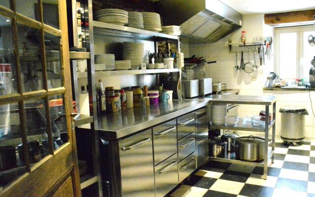 Charming Holiday Home In Bièvre With Sauna