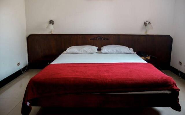 Hotel D'Caprices
