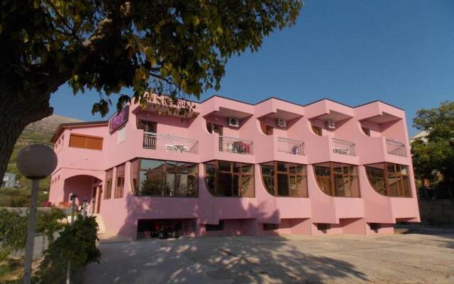 Sea-view Villa in Podstrana near Saint Martin Beaches