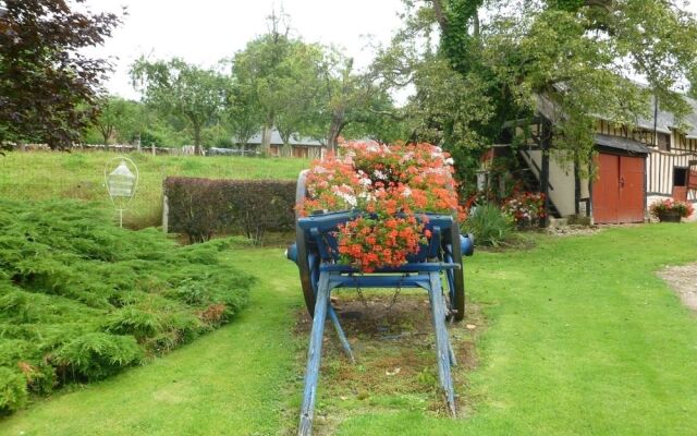 La Ferme Du Pressoir Guest House