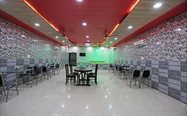 OYO 10827 Hotel Dev Bhoomi