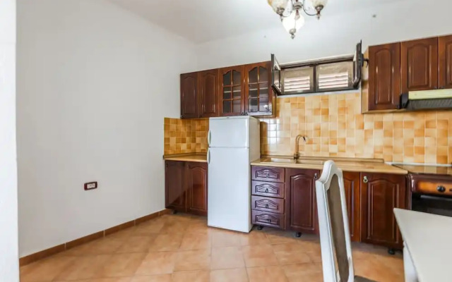 Red House 2 in Shkod r