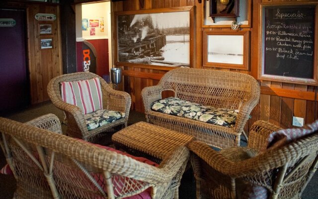 Heriot Bay Inn