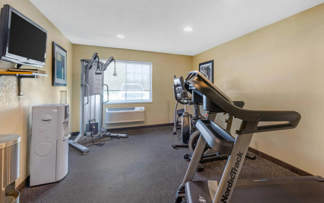 Quality Inn Chesterton near Indiana Dunes National Park I-94