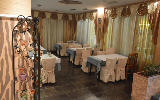 Artemis Hotel