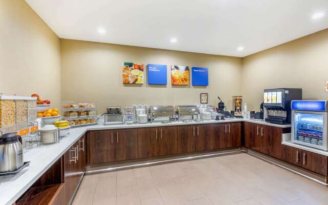 Comfort Inn & Suites Orange County John Wayne Airport