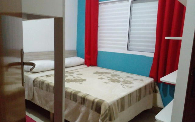 Casa confortável com churrasqueira, wifi e piscina estrutural