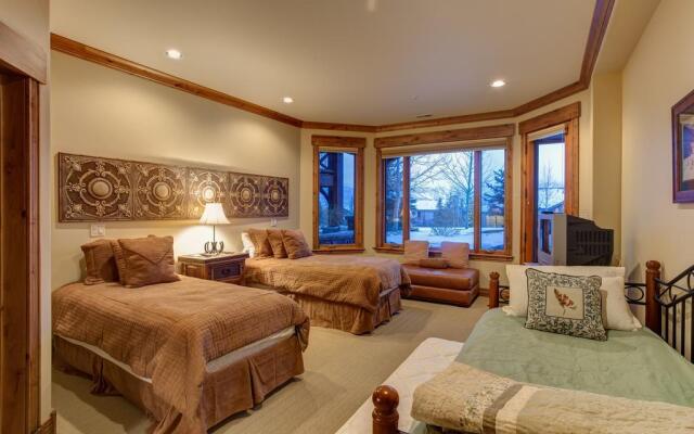 Last Sun at The Cove by Alpine Ski Properties