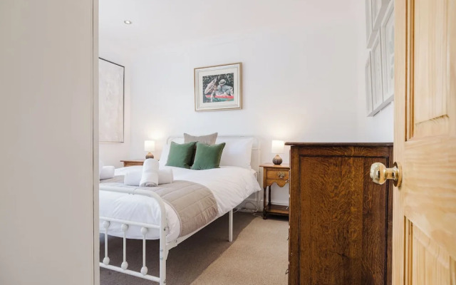 Stylish Townhouse Annexe Cheltenham