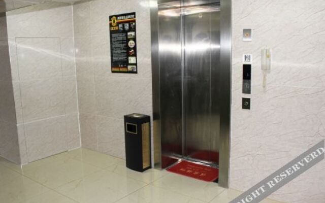 Super 8 Hotel (Hengshui Qianjin Street North Railway Station)