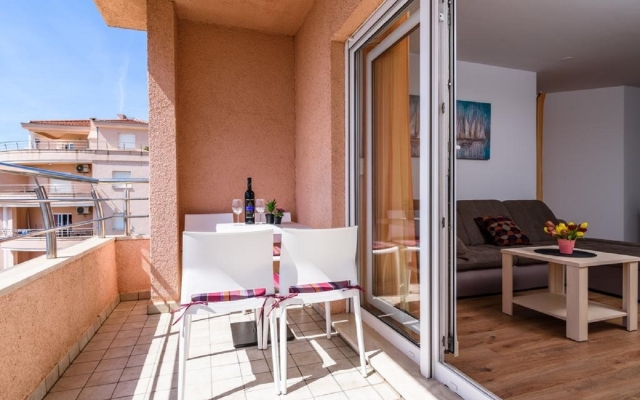 Apartment Maša - modern sea view apartment: A1 Trogir, Riviera Trogir