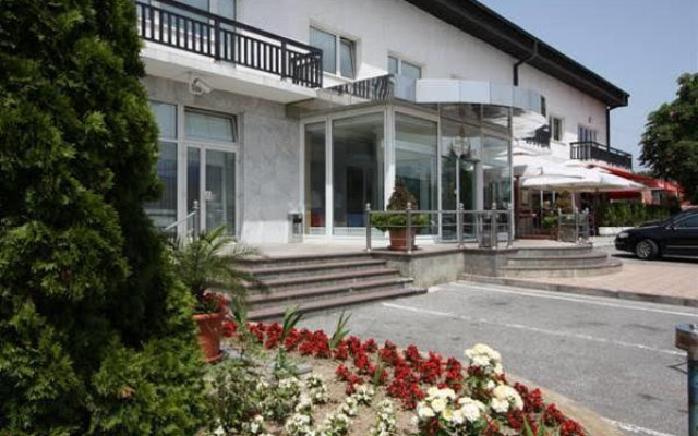 Antunovic Hotel East