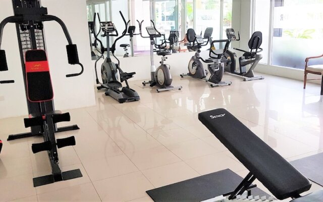 Jomtien Plaza Residence With sea View, spa Shower Bath tub