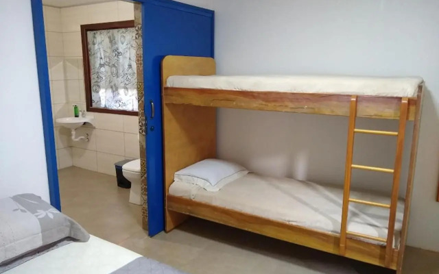 Hostel Dina & Suítes