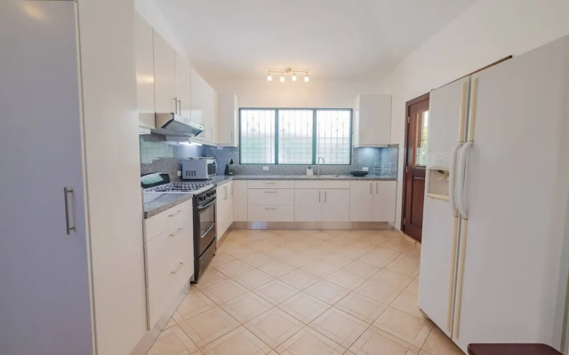 7br Massive Villa In Sosúa - 2mins From Nightlife!