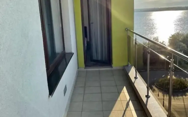 Infinity Summerland Apartment
