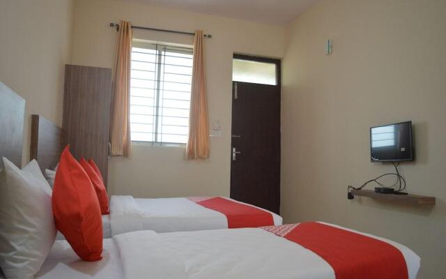 OYO Flagship 29620 New Champion Residency