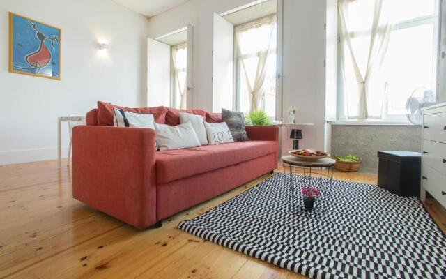 Smooth Oporto Apartment by Porto City Hosts