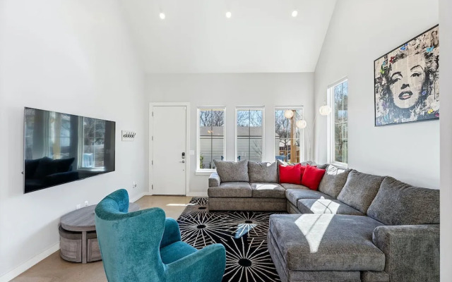 Trendy 3 Bedroom in South Austin!