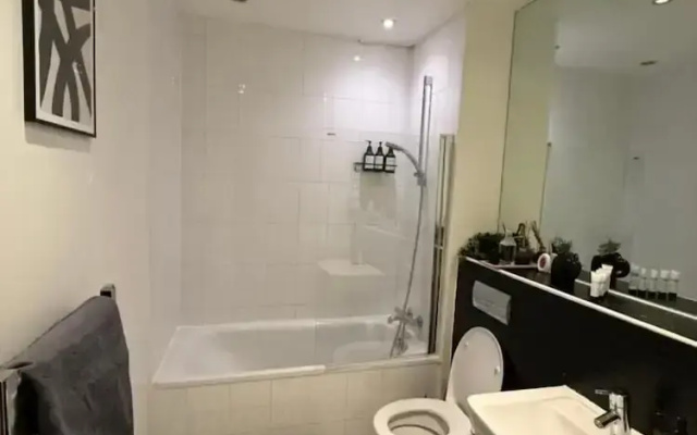 Spacious 3-br Apt in Central, Birmingham