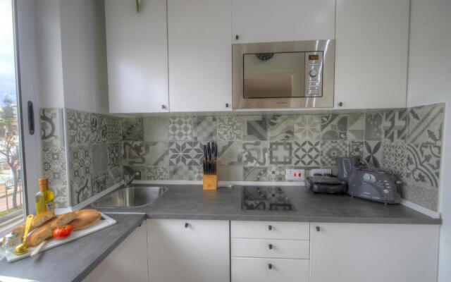 First floor studio apartment seconds from Balluta Bay IPAP1-1