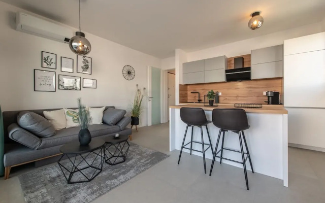 Apartments Mare B with pool