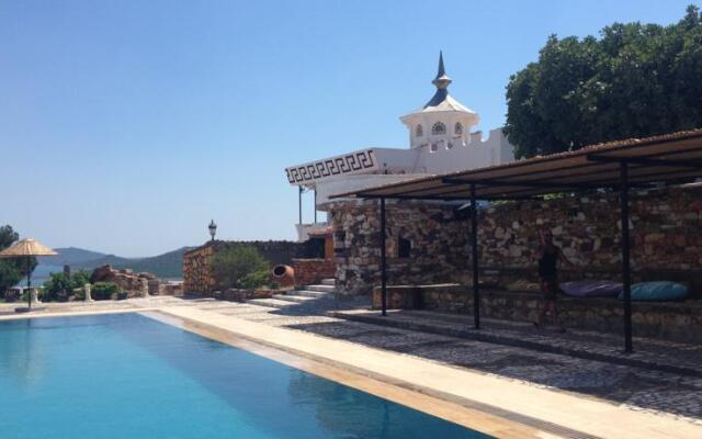 Mr.Zeus Hotel