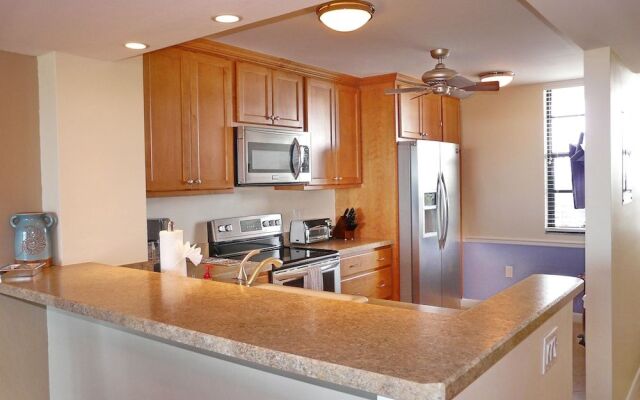 Alluring Beachfront Condo With Pool and View of Lagoon