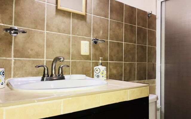 5th Avenue 3 People Balcony Apartment