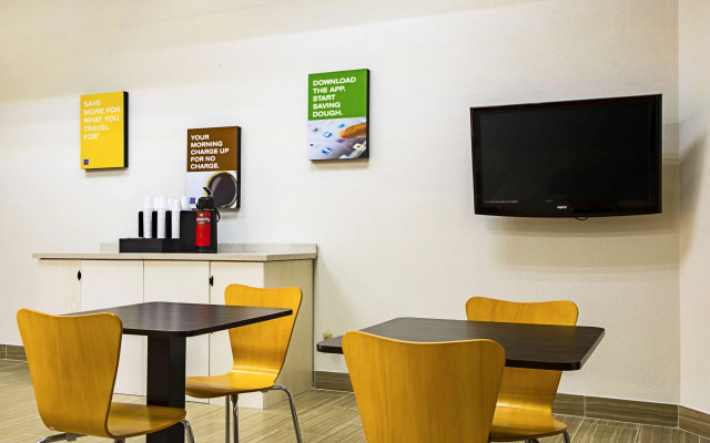 Motel 6 Opelousas, LA