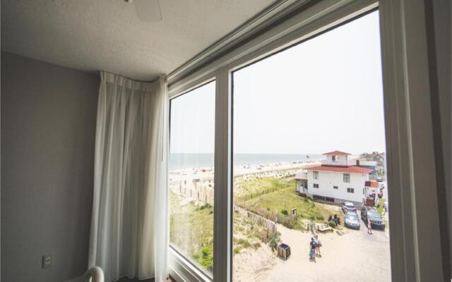 Surf Club Oceanfront Hotel