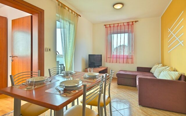 Spacious Apartment in Vodnjan With Swimming Pool