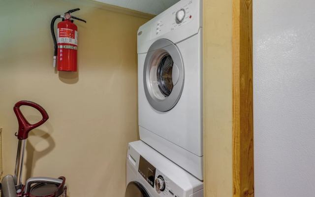 2 Boat Docks: Grand Lake Waterfront Home