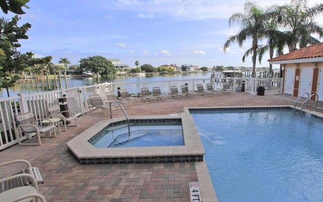 806 Harborview Grande