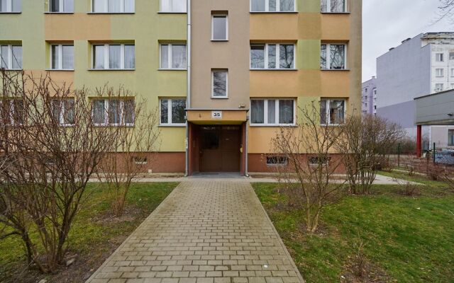 Zegadłowicza Riverside Studio by Renters
