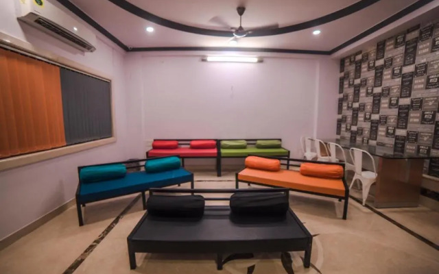 HappiNest-The Backpacker's Hostel