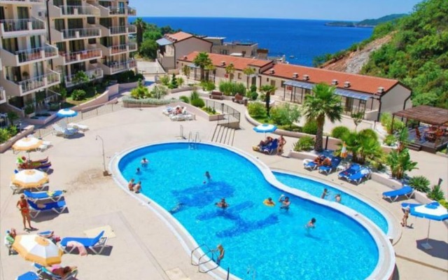 Apartment Jadran - Przno - One Bedroom Apartment for 4 people with Terrace