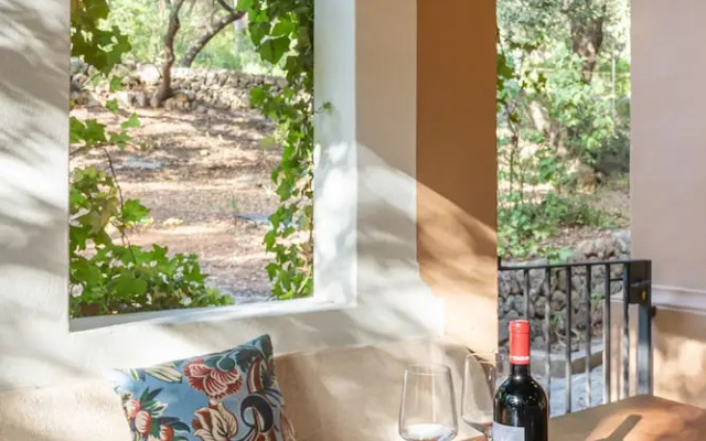 Rondaia Suites & Villas