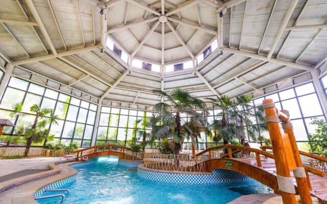 Fengxiang hot spring Hotel