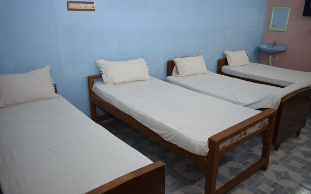 Parisha Residency - Temple Side Hotel