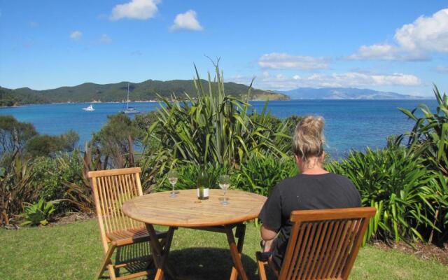 Tipi and Bob's Waterfront Lodge