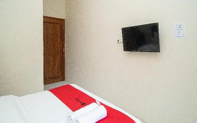 RedDoorz near Universitas Merdeka Malang 2