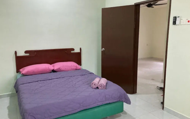 Hanna Homestay Kangar