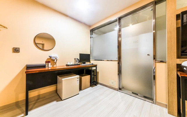 Guri C Hotel