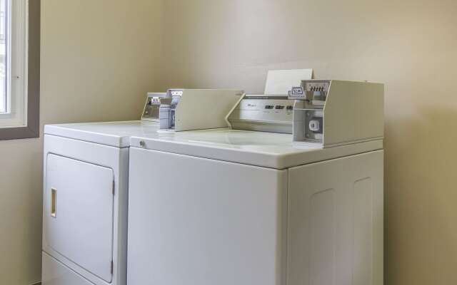 Econo Lodge Lethbridge