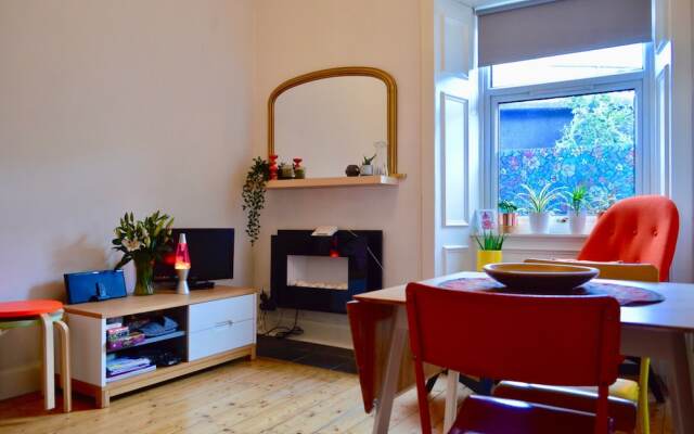 1 Bedroom Flat In West Edinburgh
